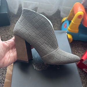 Vince camuto booties